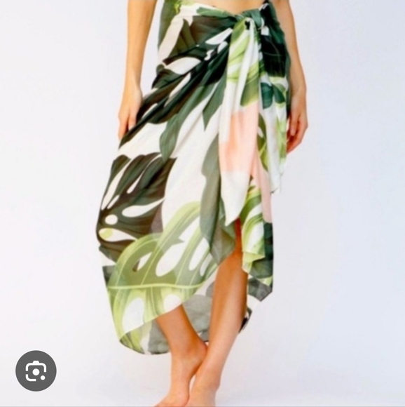 Virginia Wolf Multi Wear Wrap - Picture 3 of 3